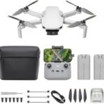 DJI Mini 4K, Drohne mit 4k UHD Kamera für Erwachsene, unter 249 g, 3-Achsen Gimbal Stabilisierung, 10 km Videoübertragung, autom. Rückkehr (Mini 4K Camera Drone)
