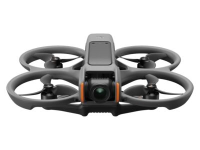 DJI Avata 2 Fly More Combo (3 Akkus), FPV-Drohne mit 4K-Kamera, 69 Minuten max. Flugzeit, Akrobatik auf Tastendruck, Kameradrohne mit Goggles 3 und RC Motion 3, mit Propellerschutz