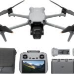 DJI Air 3S Fly More Combo (RC 2 Fernsteuerung mit Bildschirm), Drohne mit 1" CMOS Weitwinkel- & mittlerer Telekamera für Erwachsene, 4K/60fps, omnidirektionale Erkennung & 3 Akkus für längere Flugzeit